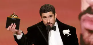 Bad Bunny fa història als Grammy 2026 i guanya l’Àlbum de l’Any amb “Debí tirar más fotos” bad-bunny-fa-historia-als-grammy-2026-i-guanya-l’album-de-l’any-amb-“debi-tirar-mas-fotos”