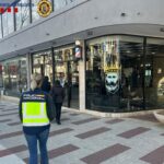 Una persona detinguda i diversos locals inspeccionats en operatius policials a Platja d’Aro i Sant Feliu de Guíxols privat:-dos-operatius-policials-a-platja-d’aro-acaben-amb-un-detingut,-mes-de-20-identificats-i-material-electronic-intervingut