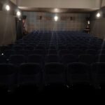 privat:-el-cinema-casino-espai-cultural-renova-l’entapissat-de-les-butaques-de-la-sala-cinema