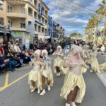 privat:-multitudinaria-jornada-de-carnaval-a-platja-d’aro-amb-la-gran-rua-de-carrosses-i-comparses