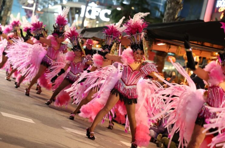 Mar i Muntanya i La Banda del Pati triomfen a la Gran Rua del Carnaval de Platja d’Aro 2026 privat:-guardons-de-la-gran-rua-de-carrosses-i-comparses-de-castell,-platja-d’aro-i-s’agaro-2026