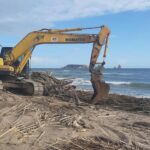 privat:-torroella-de-montgri-fa-la-neteja-“urgent”-de-les-platges-afectades-pel-temporal-per-tenir-les-a-punt-per-setmana-santa