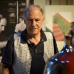 L’artista i ceramista Carles Sala dona 108 peces al Terracotta Museu Carles Sala durant la inauguració d'una exposició al Terracotta Museu. Fotogrfia Anna Pascual (2)