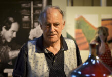 L’artista i ceramista Carles Sala dona 108 peces al Terracotta Museu Carles Sala durant la inauguració d'una exposició al Terracotta Museu. Fotogrfia Anna Pascual (2)