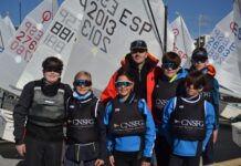 La XI Guíxols Cup Optimist reuneix més de 100 regatistes en una regata marcada pel vent i la dificultat tècnica