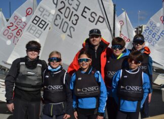 La XI Guíxols Cup Optimist reuneix més de 100 regatistes en una regata marcada pel vent i la dificultat tècnica