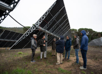 Representants del Baix Empordà visiten el parc solar públic de Vidreres per impulsar la transició energètica