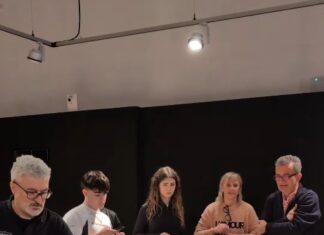 Sant Feliu de Guíxols inaugura l’exposició “Entre Blaus Records” d’Ignasi Esteve, comissariada per alumnes de l’Institut Sant Elm privat:-inauguracio-de-l’exposicio-d’ignasi-esteve,-curada-pels-alumnes-de-batxillerat-artistic