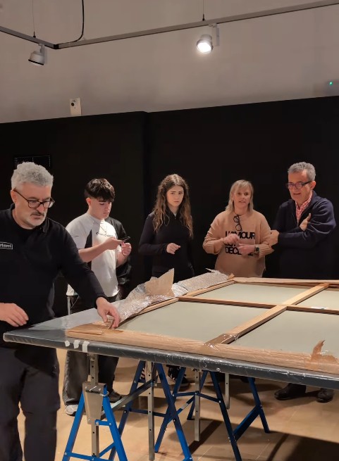 privat:-inauguracio-de-l’exposicio-d’ignasi-esteve,-curada-pels-alumnes-de-batxillerat-artistic