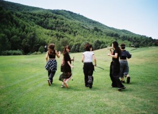 La Niña Paracaídas anuncia nova gira per sales i festivals després de consolidar el seu directe la-nina-paracaidas-anuncia-nova-gira-per-sales-i-festivals-despres-de-consolidar-el-seu-directe