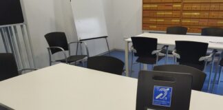 Palamós instal·la bucles magnètics a la biblioteca per fomentar l’accessibilitat Bucles magnètics Palamós