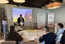 Més de 80 empresaris reben formació sobre l’atenció en llenguatge de signes Cambra de comerç de palamós llenguatge de signes