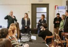 La primera jornada Talent i Empresa de Begur connecta empreses i persones que busquen feina