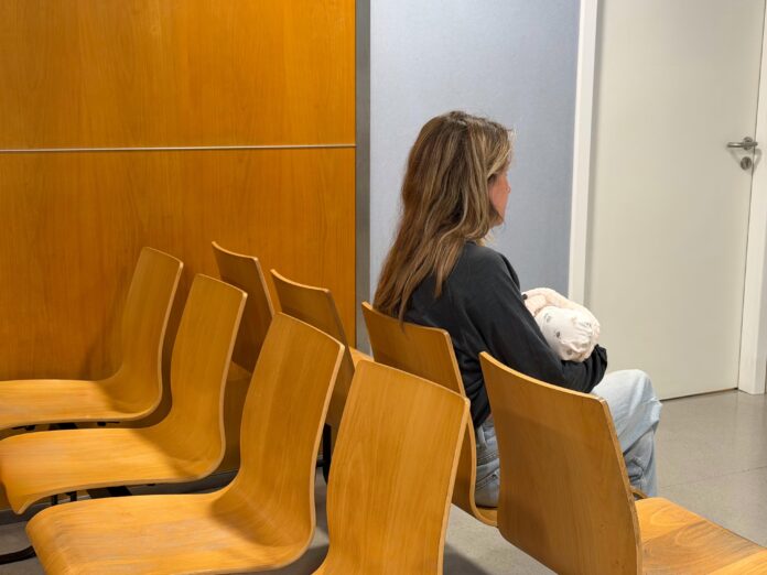 20260310_Plaensa mare i nadó