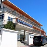 privat:-l’alcalde-de-figueres-diu-“prou”-a-tenir-desenes-de-demandants-d’asil-“deixats-de-la-ma-de-deu”-en-un-hotel-de-la-ciutat