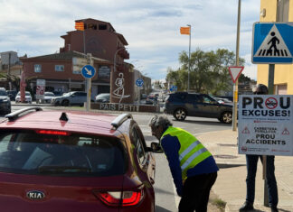 Veïns del Baix Ter protesten en tres punts per reclamar millores a les carreteres coincidint amb la Processó de Verges protestes baix ter