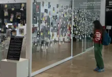 L’exposició «Veus silenciades» arriba a La Bisbal per homenatjar els periodistes assassinats a Gaza