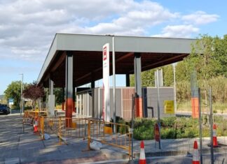 El Departament repara els desperfectes que van provocar les ventades a l’estació d’autobusos de la Bisbal estació d'autobusos de la Bisbal