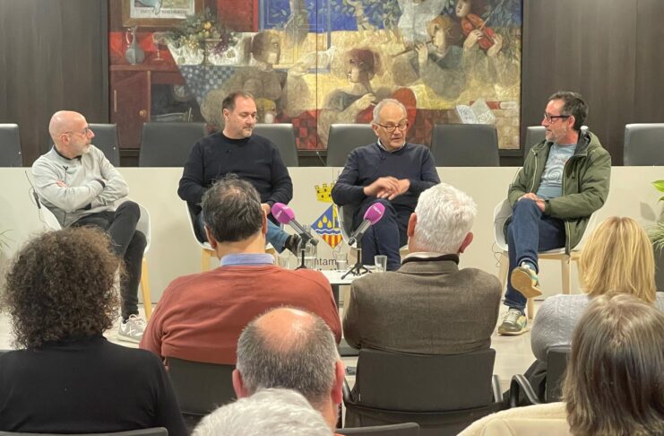 Així va anar la presentació d’Aquella nit al Tiffany’s, a Platja d’Aro presentació aquella nit al tiffany's a platja d'aro