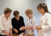 L’Hospital de Palamós repartirà kits de suport postoperatori a pacients de cirurgia de mama Kit operació pit ssibe