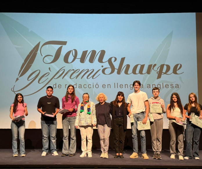 privat:-palafrugell-entrega-el-ix-premi-tom-sharpe-de-redaccio-en-llengua-anglesa