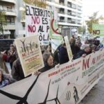 privat:-“batalla”-entre-gegants-i-aerogeneradors-dissabte-a-l’estartit-en-contra-els-macro-projectes-de-renovables