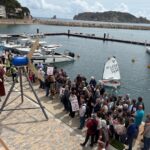 privat:-unes-200-persones-es-mobilitzen-a-l’estartit-contra-els-macroprojectes-de-renovables-a-l’emporda