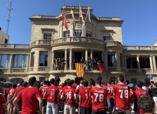 El Club Handbol Garbí torna a Primera Nacional després d’una fase d’ascens històrica a Palafrugell privat:-el-club-handbol-garbi-celebra-amb-una-rua-i-una-recepcio-a-l’ajuntament-de-palafrugell-l’ascens-a-primera-nacional-masculina