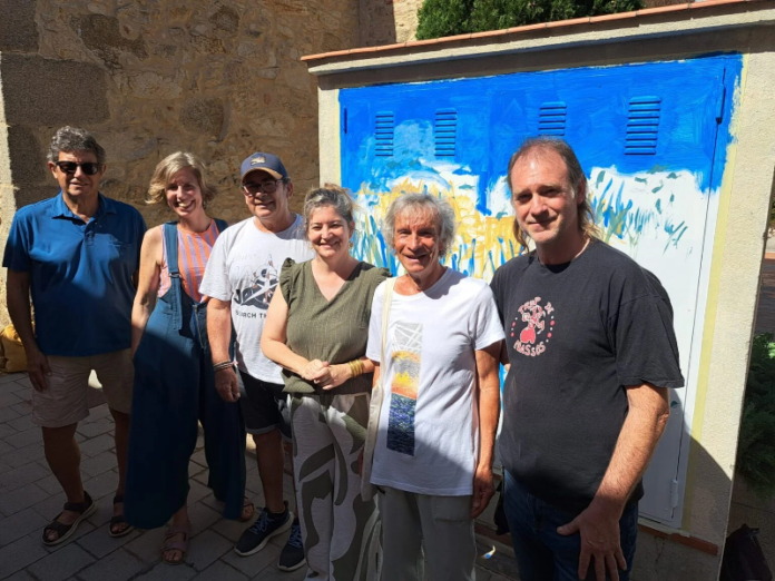 privat:-projecte-per-decorar-amb-pintura-i-dissenys-artistics,-les-tapes-de-serveis-ubicades-a-les-facanes-dels-habitatges-del-barri-vell-de-palamos privat:-projecte-per-decorar-amb-pintura-i-dissenys-artistics,-les-tapes-de-serveis-ubicades-a-les-facanes-dels-habitatges-del-barri-vell-de-palamos