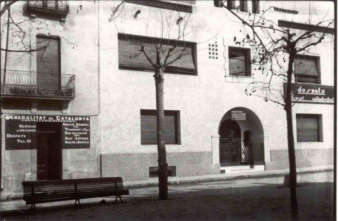 Oficina de Sant Feliu de Guíxols de la Direcció General del Transport de la Generalitat (del Fons Vicenç Gandol Jordà). Arxiu Municipal de Sant Feliu de Guíxols.