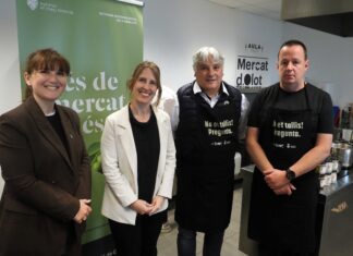 Els mercats gironins celebren la Setmana Internacional dels Mercats amb activitats gastronòmiques i aposta pel producte local Acció amb productes de reaprofitament del Mercat d’Olot en el