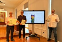 L’associació Filatèlica i de Col·leccionisme de Sant Feliu presenta dos segells dedicats a Gaudí i a Josep Irla Presentació segell associació filatèlica sant feliu
