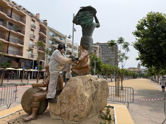 privat:-s’inicia-el-proces-per-a-la-restauracio-de-l’emblematica-escultura-“homenatge-a-la-gent-de-mar”,-situada-al-passeig-del-mar privat:-s’inicia-el-proces-per-a-la-restauracio-de-l’emblematica-escultura-“homenatge-a-la-gent-de-mar”,-situada-al-passeig-del-mar