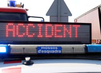 Un xoc frontal entre un camió i una furgoneta talla la carretera de Pals a Torrent privat:-els-mossos-detenen-el-conductor-del-cotxe-implicat-en-l’accident-mortal-a-l’ap-7-a-llers