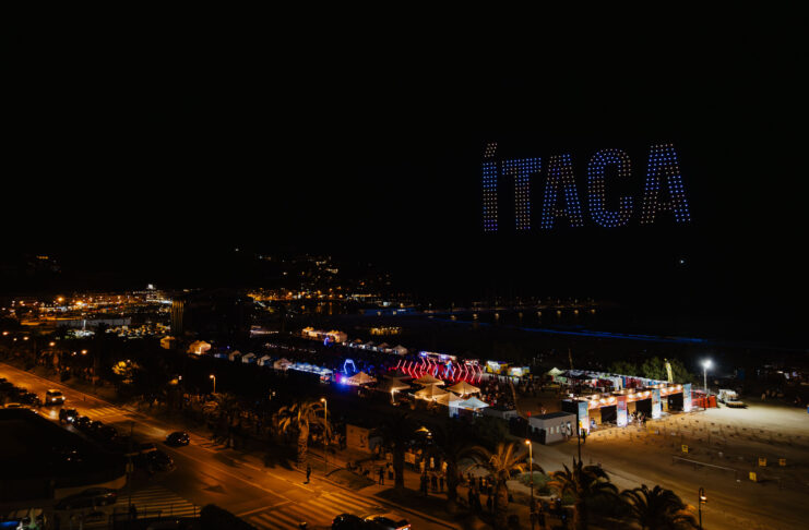L’ÍTACA Sant Joan omple la platja Gran de l’Estartit en una segona jornada marcada per l’estrena d’ÍTACA Plaça