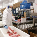 Les exportacions de les càrnies gironines cauen un 24% a l’abril i les de les farmacèutiques baixen a la meitat exportacions