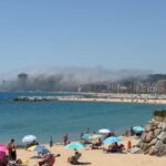 No és un incendi a Sant Antoni de Calonge. És boira marinera i així es produeix aquest fenòmen boira marinera a sant antoni de calonge