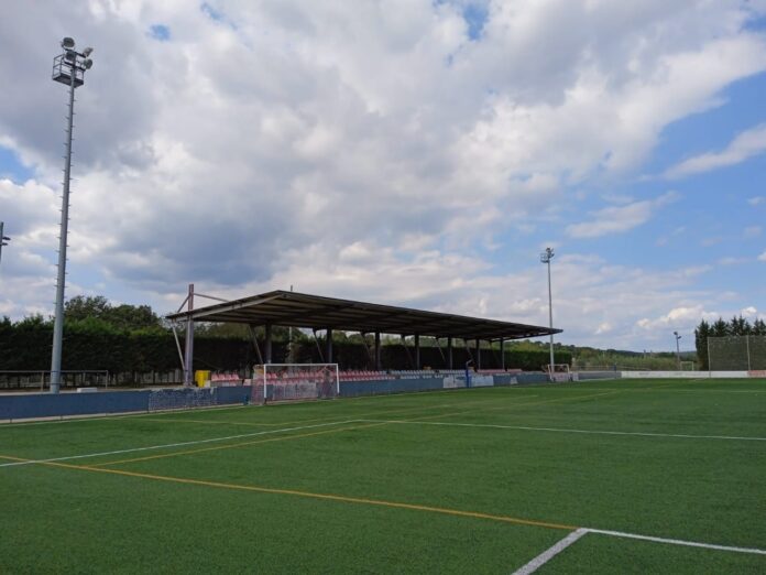 camp de futbol pere plaja graderies