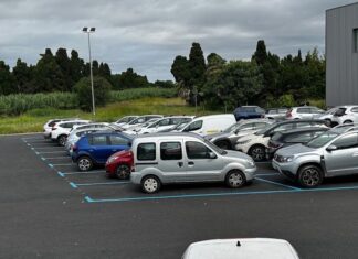 Torroella de Montgrí renova la concessió de la zona blava i modernitza el servei d’estacionament