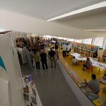 2023: L’any que una cadena humana a l’Estartit va portar els llibres fins a la nova biblioteca