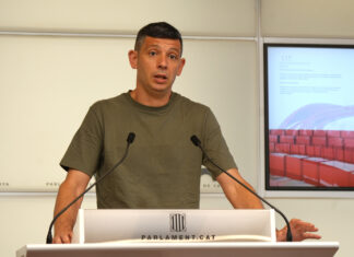 La CUP exigeix explicacions al Govern per l’origen de l’incendi de les Gavarres El diputat de la CUP Xavier Pellicer durant la roda de premsa al Parlament. Data de publicació: dimarts 07 de juliol del 2026, 13:03 Localització: Barcelona Autor: John McAulay