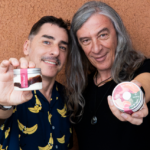 Jordi Roca celebra els 40 anys de Sopa de Cabra amb un gelat inspirat en ‘El Far del Sud’ i una versió electrònica de la cançó jordi-roca-celebra-els-40-anys-de-sopa-de-cabra-amb-un-gelat-inspirat-en-‘el-far-del-sud’-i-una-versio-electronica-de-la-canco