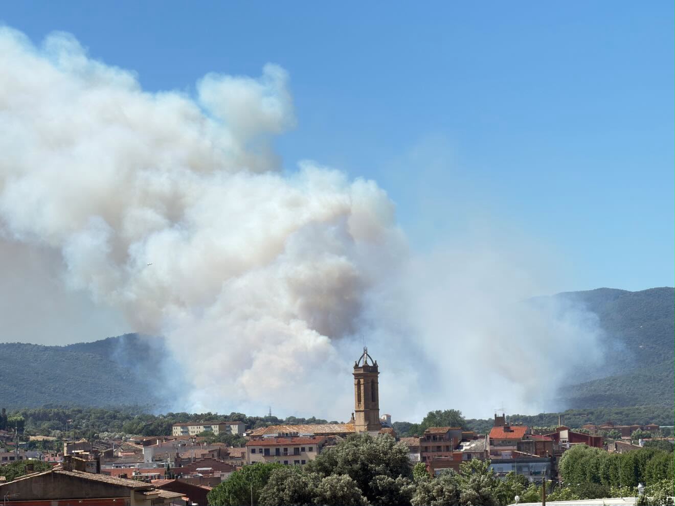 Incendi vist des de la Bisbal