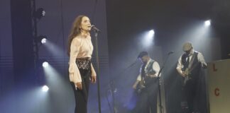 Luz Casal es permet ser diva a l’escenari de Cap Roig