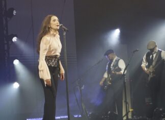 Luz Casal es permet ser diva a l’escenari de Cap Roig
