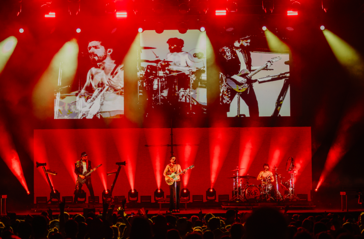 Més de 2.000 persones omplen el Guíxols Arena en una nit d’indie rock amb Siloé, Éxtasis i Repion
