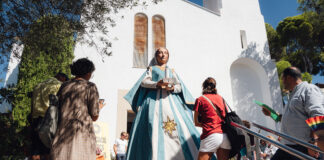 Llafranc recupera una tradició de més de cent anys amb l’estrena de la nova geganta Rosa