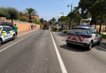 Un cotxe bolca en un accident amb un camió a Sant Feliu de Guíxols