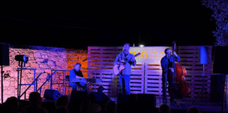 Sons del Món tanca la 19a edició amb un concert «íntim i proper» de Roger Mas al celler dels Aspres de Cantallops festival sons del món